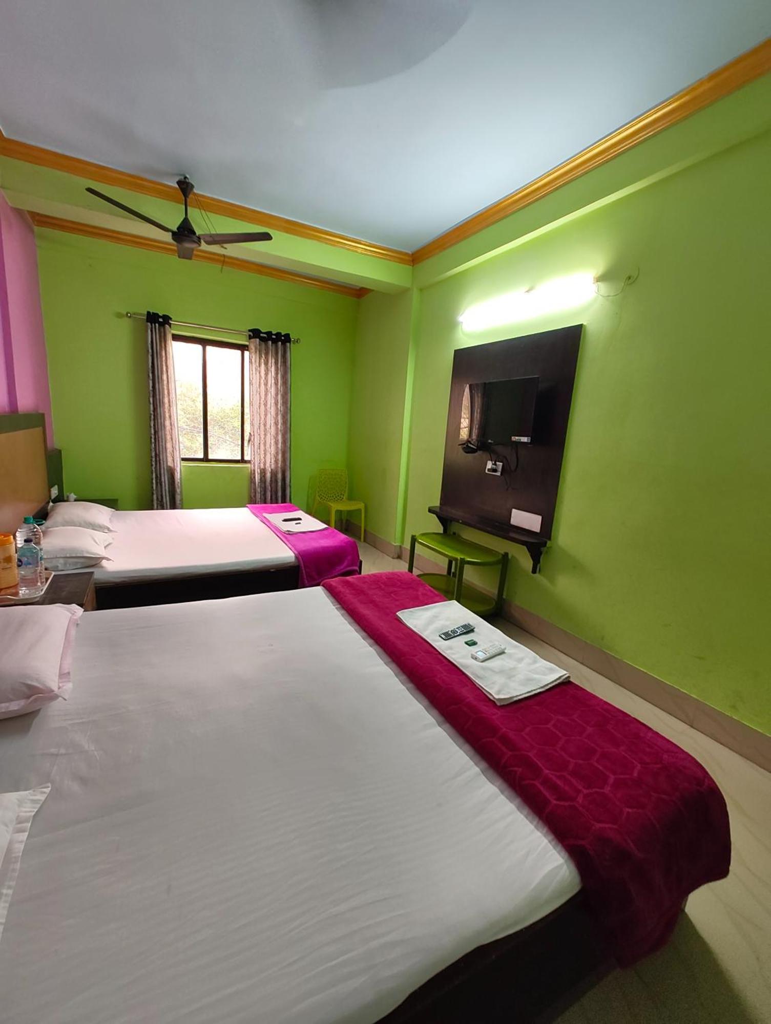 Goroomgo Samrat Palace Puri Near Sea Beach With Parking Facilities - Restaurant Available - Couple Friendly ภายนอก รูปภาพ